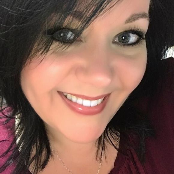 Meet your Posher, Cindy - Picture 1 of 1